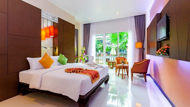 Grand Deluxe Pool View